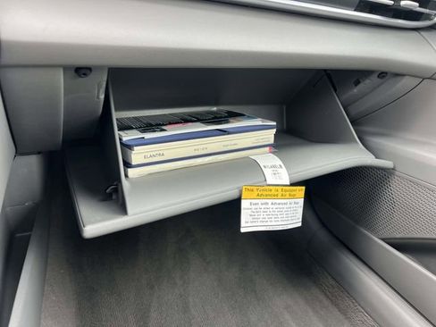 Used 2025 Hyundai Elantra SEL image 34