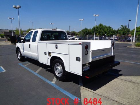 Used 2016 Ford F250 XL w/ Power Equipment Group RWD image 4