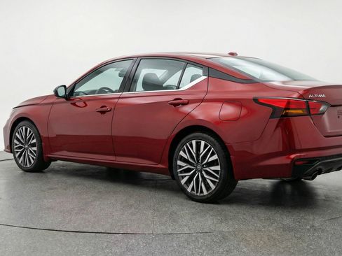 Used 2025 Nissan Altima 2.5 SV image 6