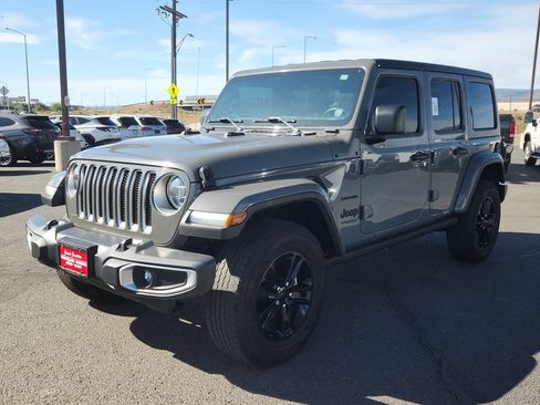Used 2021 Jeep Wrangler Unlimited Sahara w/ Safety Group AWD/4WD image 5