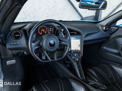 Used 2022 McLaren 765LT RWD image 27