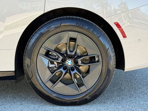 Used 2026 BMW iX xDrive60 image 18