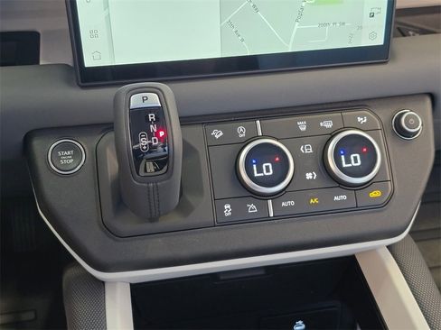 New 2025 Land Rover Defender 110 S image 15