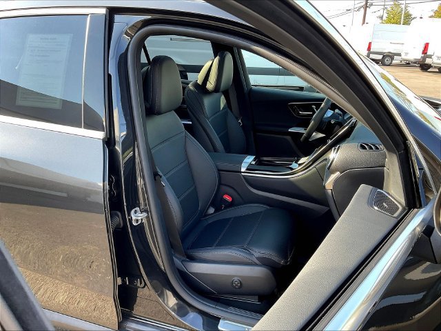 Used 2026 Mercedes-Benz GLC 300 4MATIC image 31