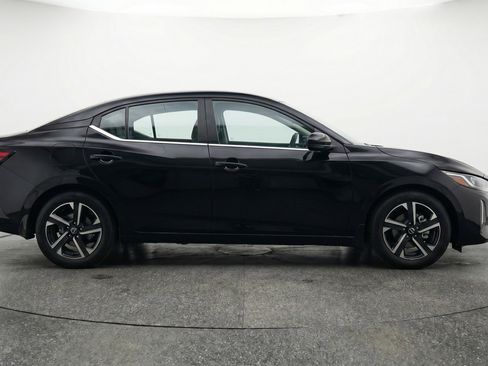 Used 2025 Nissan Sentra SV image 11