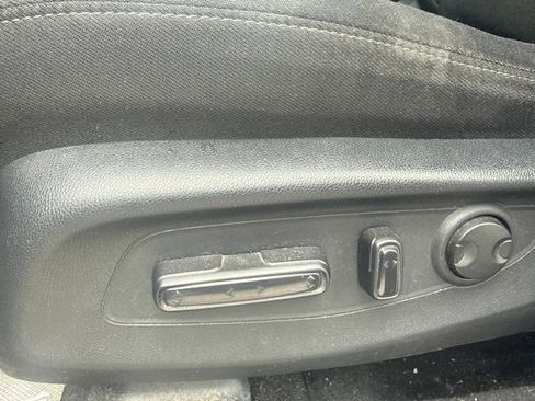 Used 2025 Honda CR-V EX image 12