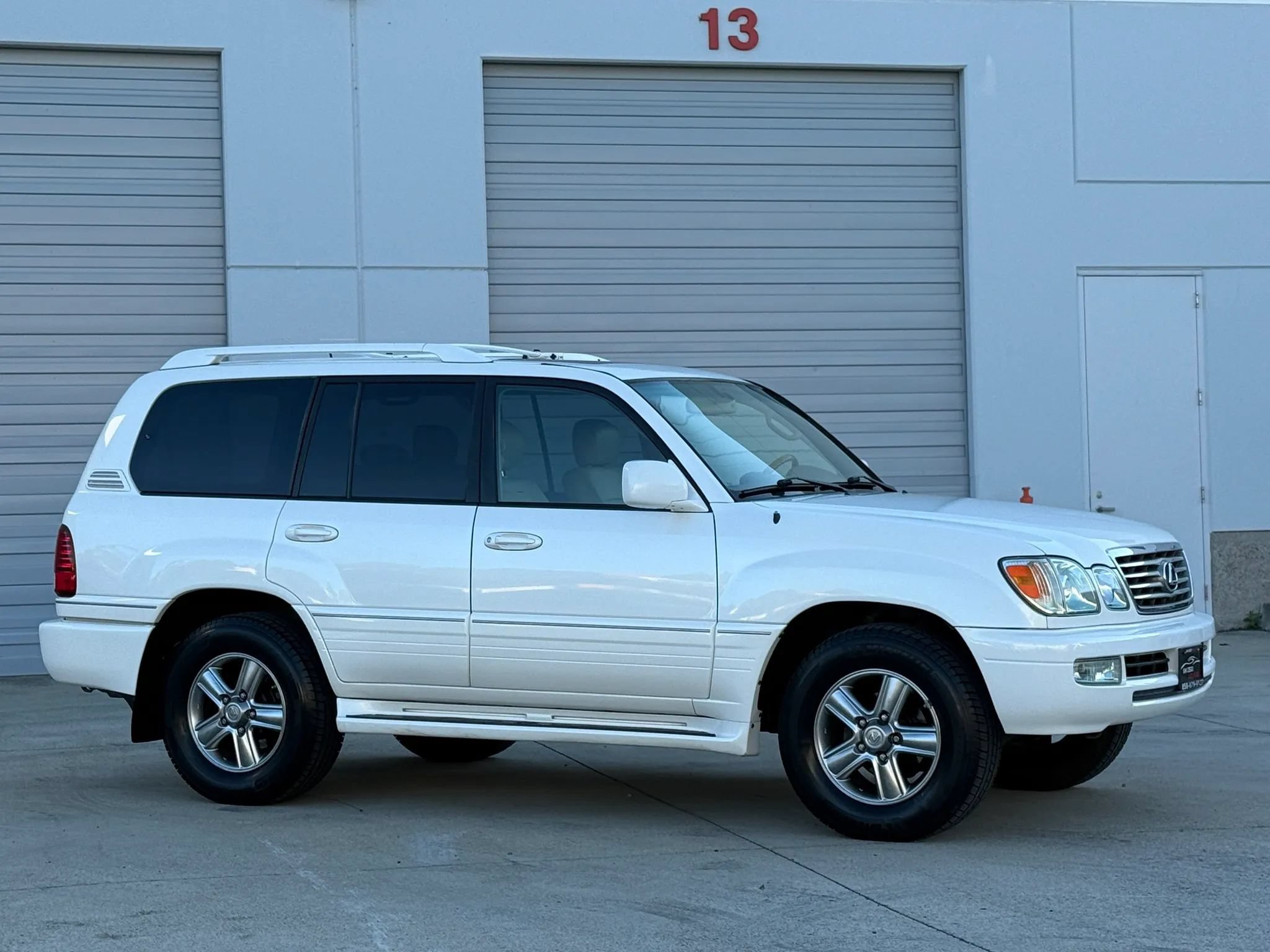 Used 2006 Lexus LX 470 4WD w/ Preferred Accessory Pkg image 7