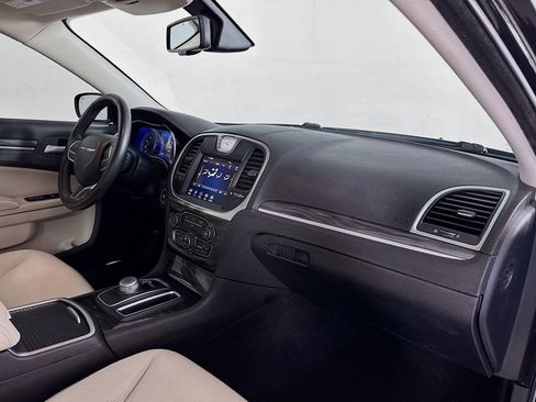 Used 2021 Chrysler 300 Touring w/ Chrome Appearance Package image 28