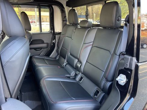 Used 2025 Jeep Gladiator Rubicon w/ Convenience Group image 20