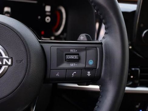 Used 2025 Nissan Pathfinder Platinum AWD/4WD image 15