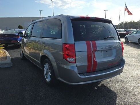 Used 2019 Dodge Grand Caravan SXT image 3