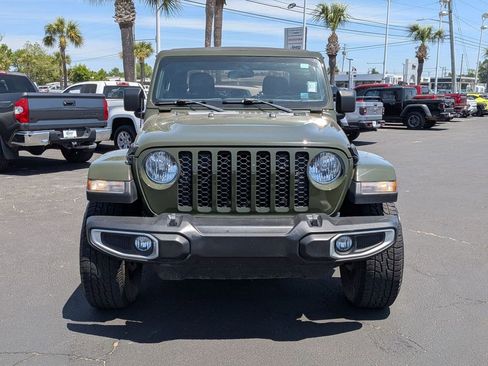 Used 2022 Jeep Gladiator Sport image 2