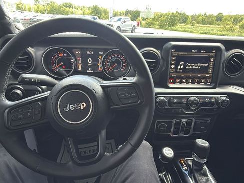 Used 2023 Jeep Wrangler Unlimited Sport AWD/4WD image 28