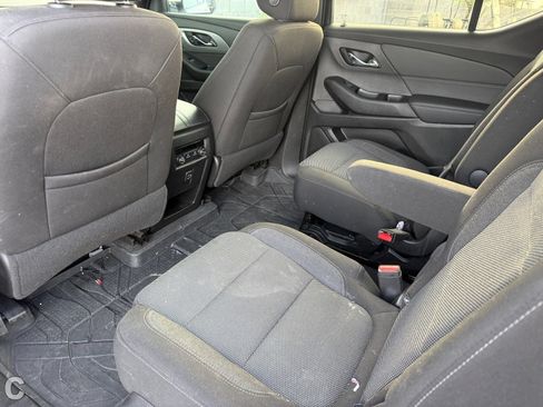 Certified 2023 Chevrolet Traverse LT FWD image 10
