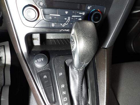 Used 2018 Ford Focus SE FWD image 12