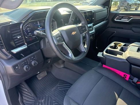 Used 2025 Chevrolet Silverado 1500 LT AWD/4WD image 24