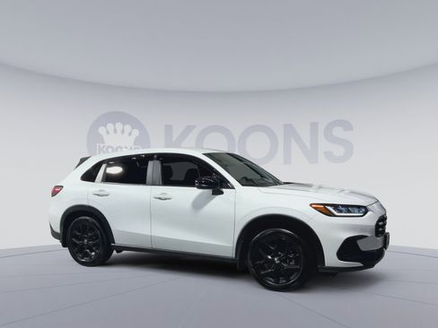 Used 2024 Honda HR-V Sport image 2