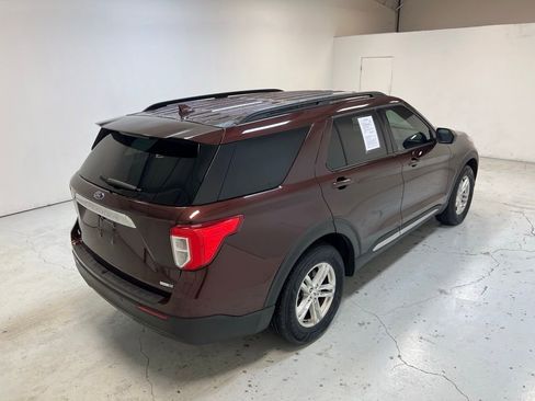 Used 2020 Ford Explorer XLT w/ Comfort Package image 2