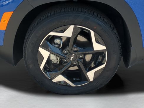 Certified 2025 Kia Seltos S image 12