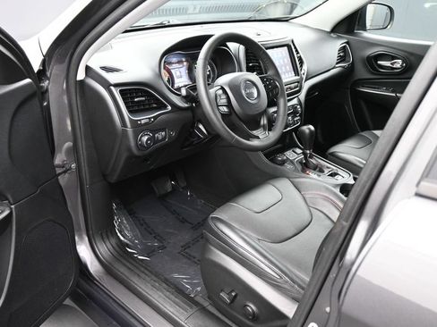 Used 2022 Jeep Cherokee Trailhawk w/ Premium Leather Package AWD/4WD image 2