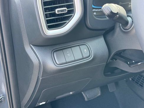 Certified 2026 Hyundai Venue SEL FWD image 39
