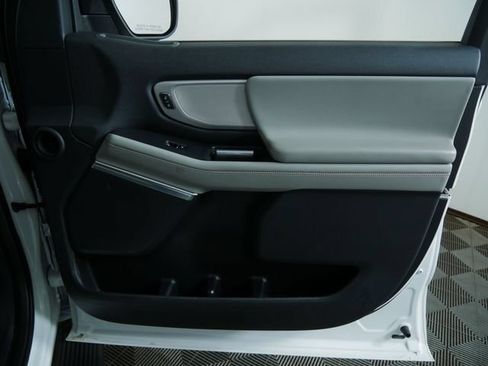 Certified 2025 Ford Expedition Active AWD/4WD image 8