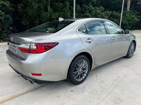 Used 2018 Lexus ES 350 image 7