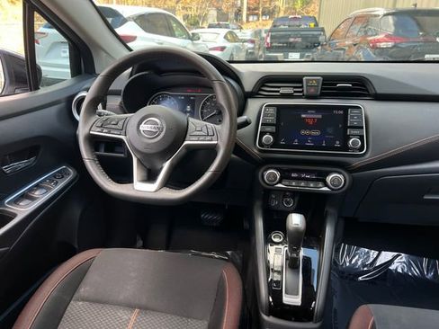 Used 2022 Nissan Versa SR image 16