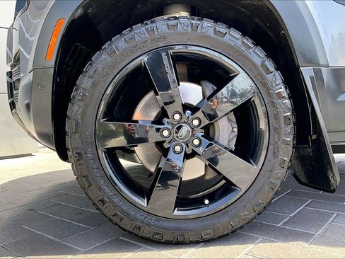 Used 2020 Land Rover Defender 110 HSE image 9