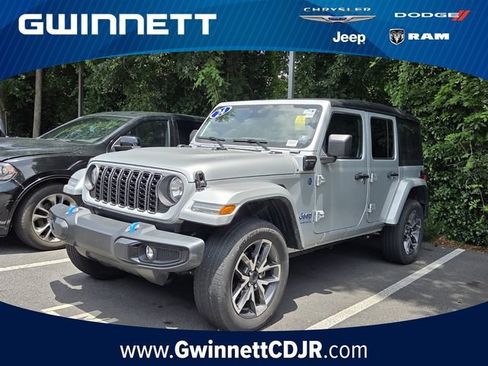 Used 2024 Jeep Wrangler Unlimited w/ Convenience Group AWD/4WD image 1