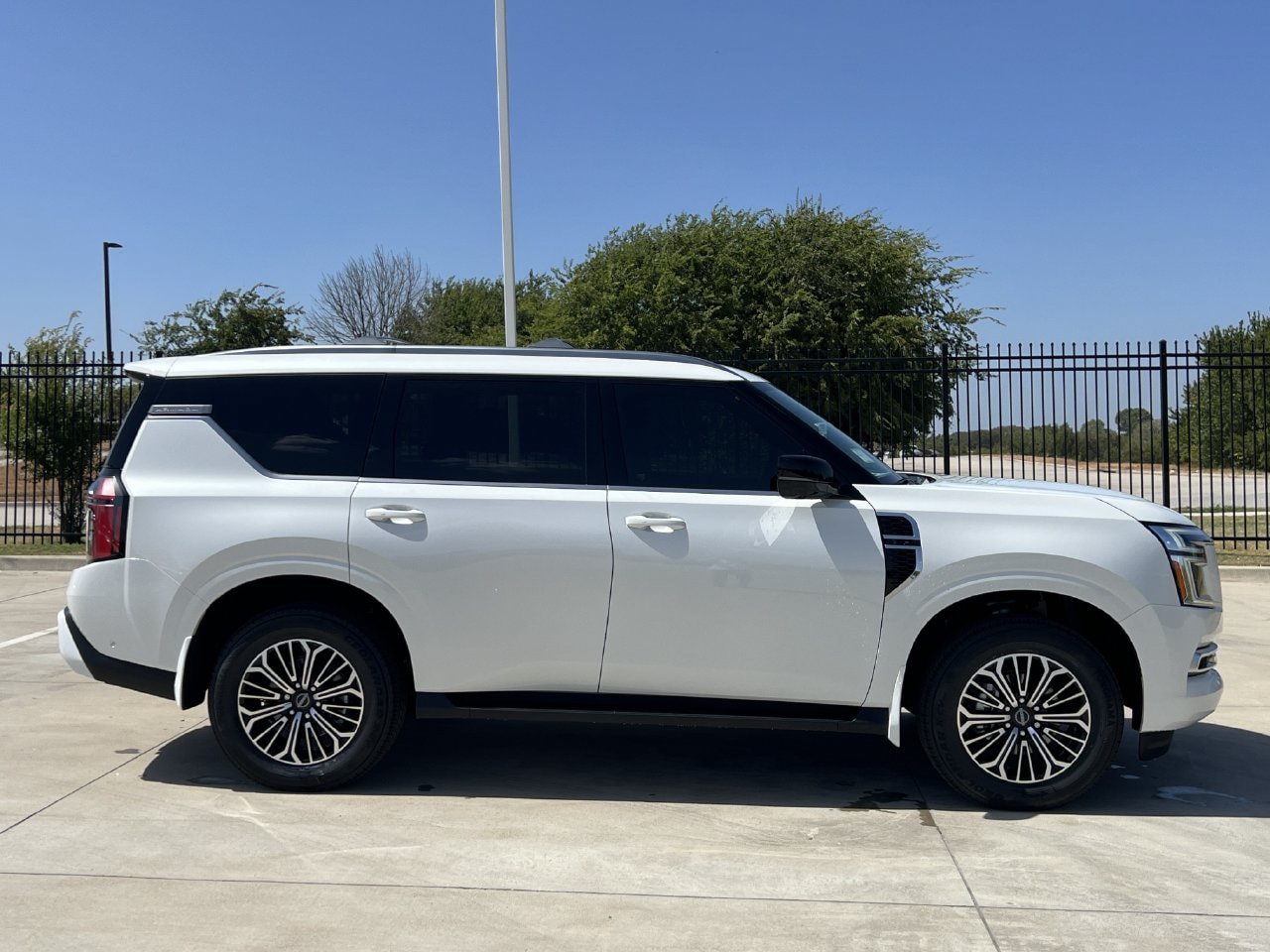 New 2026 Nissan Armada SL RWD image 3
