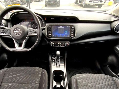 Used 2023 Nissan Kicks SV image 14