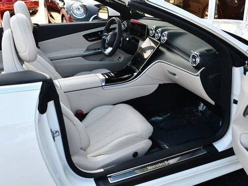 Used 2024 Mercedes-Benz CLE 450 4MATIC Cabriolet image 57