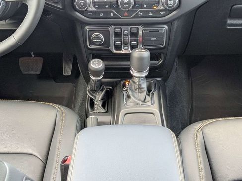 New 2026 Jeep Wrangler Unlimited Sahara AWD/4WD image 19