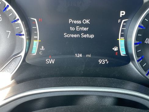 Used 2024 Chrysler Pacifica Touring-L w/ S Appearance Package image 31