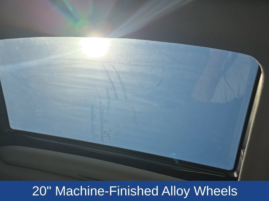 Used 2021 Honda Pilot Touring image 12