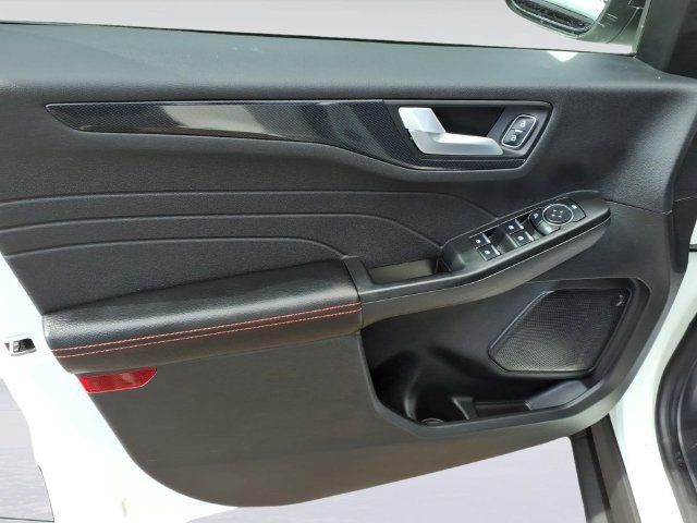 Used 2024 Ford Escape ST-Line w/ Tech Pack #1 AWD/4WD image 11