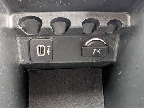 Used 2019 Jeep Cherokee Limited w/ Technology Group image 22