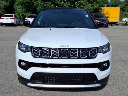 Used 2025 Jeep Compass Limited AWD/4WD image 9