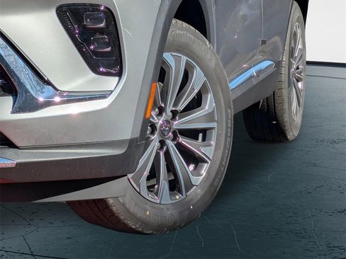 New 2025 Buick Envision Preferred image 2