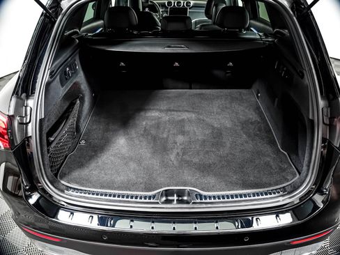 Certified 2026 Mercedes-Benz GLC 300 image 8