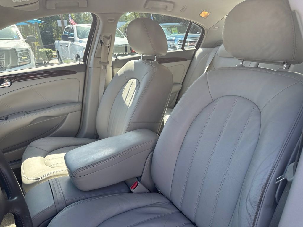 Used 2010 Buick Lucerne CXL FWD image 15