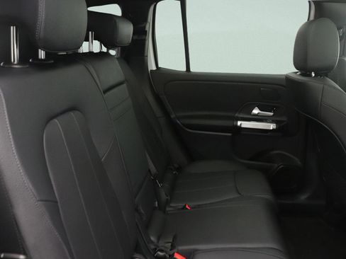 New 2026 Mercedes-Benz GLB 250 image 8