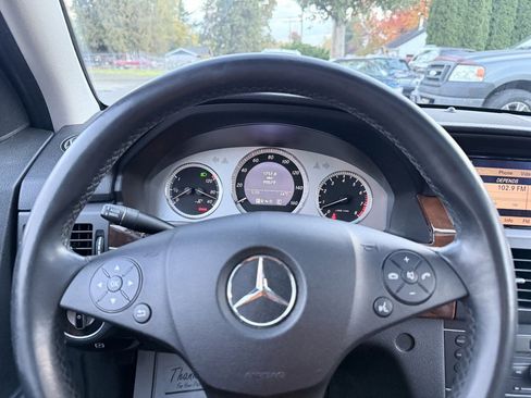 Used 2012 Mercedes-Benz GLK 350 4MATIC image 27