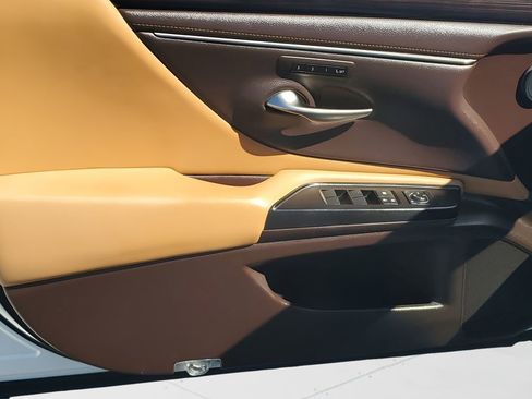 Used 2019 Lexus ES 350 w/ Premium Package image 43