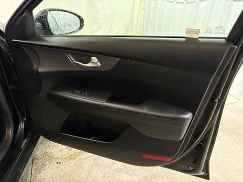 Used 2019 Kia Forte LXS FWD image 19