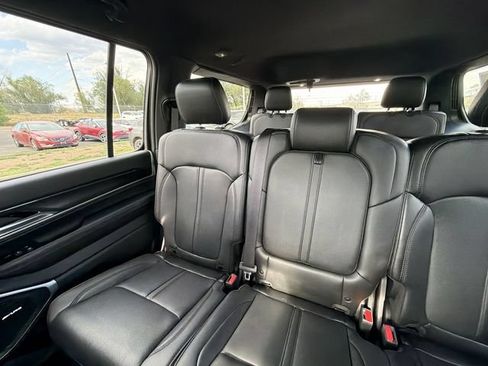 Used 2023 Jeep Wagoneer 4WD image 14