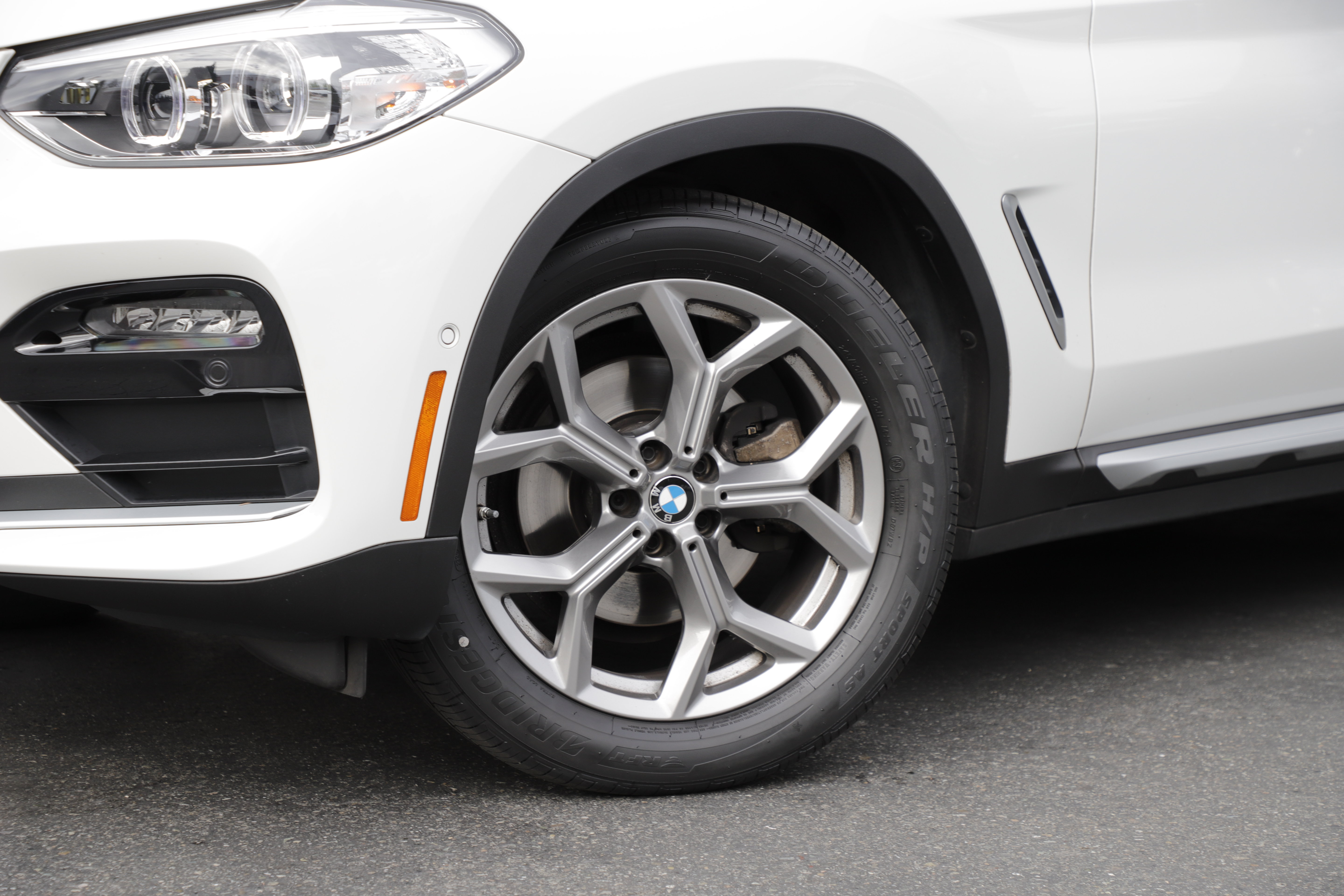 Used 2021 BMW X4 xDrive30i w/ Premium Package AWD/4WD image 2