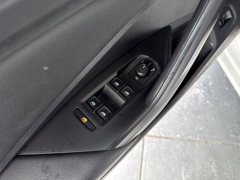 Used 2020 Volkswagen Jetta R-Line FWD image 18