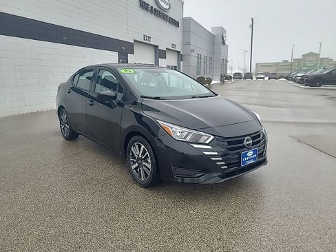 Used 2023 Nissan Versa SV image 7